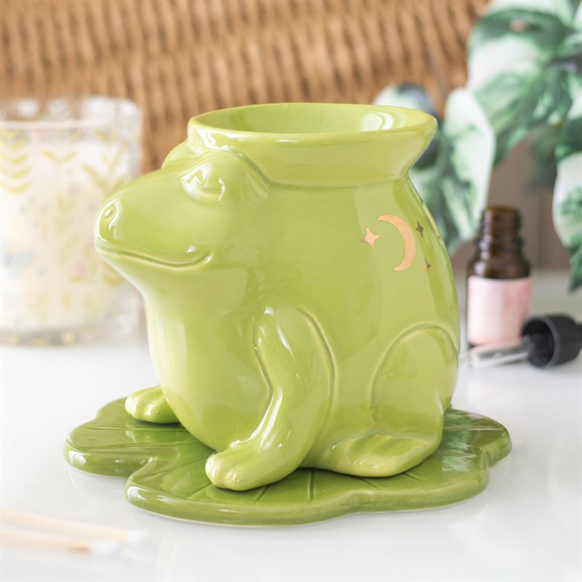 Luna Frog Shaped Oil Burner